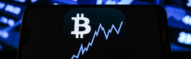 Bitcoin prešao 106.000 dolara