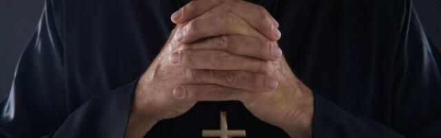 BALKAN ODAHNUO: Osuđen sveštenik pedofil na tri godine i 10 meseci zatvora! Evo šta je tražio od dece