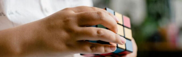 ​Деветогодишњи Зајдер оборио светски рекорд у решавању Рубикове коцке