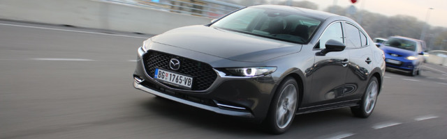 TEST: Mazda 3 Sedan Skyactiv-X180 GT Plus Sound