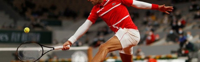 I munju bi savio: Đoković u četvrtfinalu Rolan Garosa!