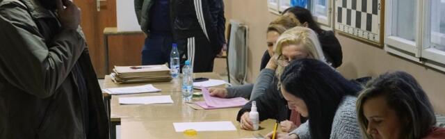 Otvoreno biračko mesto u Sečnju: Evo kako protiče glasanje
