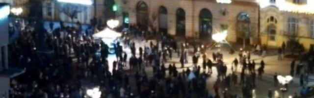 PROPAO PROTEST U NOVOM SADU! Blokaderi najavljivali "masovan" skup, a evo koliko njih se okupilo (VIDEO)