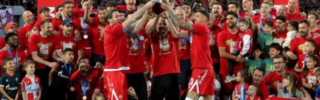 Džajić uručio Zvezdi pehar!