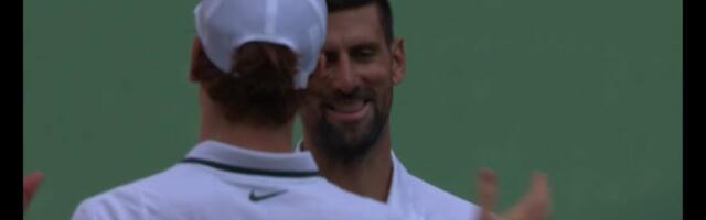 Pogledajte zagrljaj Đokovića i Sinera: Novak je posle poraza prišao Janiku na mreži i...
