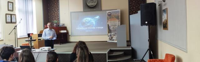 Aleksić održao predavanje Svemirske poruke u boci u vranjskoj gimnaziji