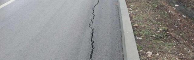 Meštani dali pare za asfaltiranje puta, negoduju jer nije stigao do svakog doma