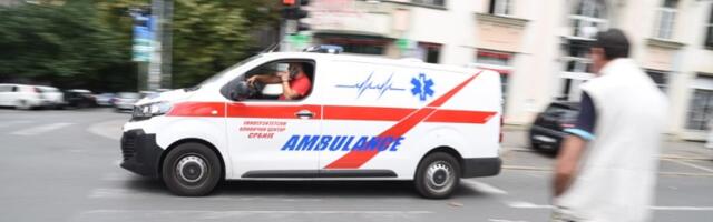 Uparkirao vozilo, a onda se dogodila tragedija: Pregazio ga sopstveni auto