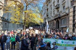 Протест због загађеног ваздуха на Андрићевом венцу