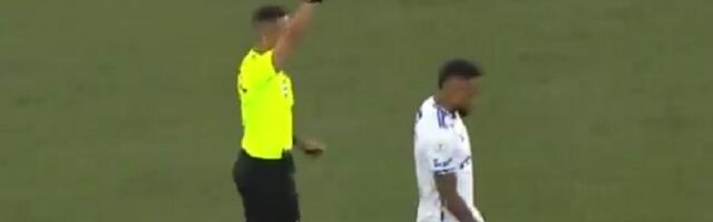 Neverovatno: Posle tri sekunde dobio crveni karton! (VIDEO)