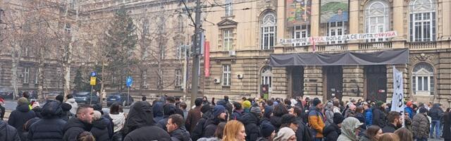 Pomen od 27 minuta: Studenti odaju poštu i žrtvama sa Cetinja
