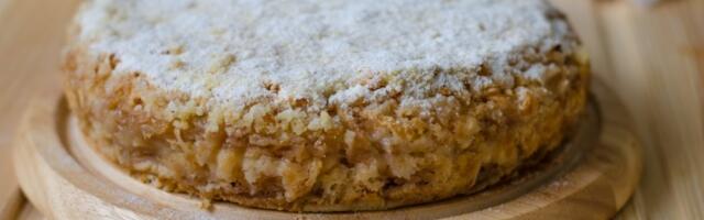 Mekani, jesenji kolač: Trebaju samo 2 jabuke i 10 minuta vremena