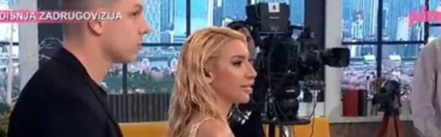 Jovana Jeremić nastavlja jako sa blamiranjem - "Čardak među nogama" je novi biser u nizu