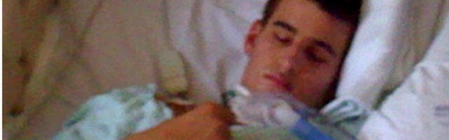 PREŽIVEO DVE AVIONSKE NESREĆE u kojima je izgubio celu porodicu, a onda učinio NEZAMISLIVO! Bio je u komi, učio da hoda, a danas je INSPIRACIJA mnogima! /VIDEO/