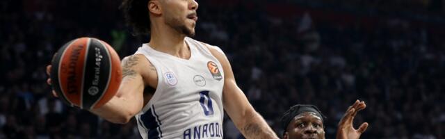 Potpuni haos u Efesu pred meč sa Zvezdom: Šejn Larkin optužen da lažira povredu, usledio je brutalan odgovor