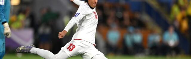 (VIDEO) Fudbalerke Irana salutirale pred susret sa Australijom