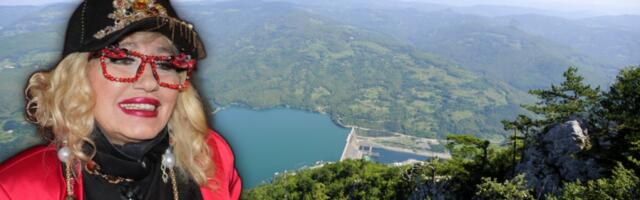 KRALJICA NEKRETNINA? NA OVO MESTO BEŽI NADA TOPČAGIĆ! A tek da vidite ko joj dolazi u posete! (FOTO)