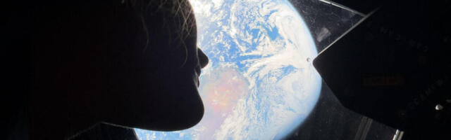 Ovo do sada ljudsko oko nije videlo! Neverovatna fotografija Meseca sa misije Artemis II raspametila svet (FOTO)