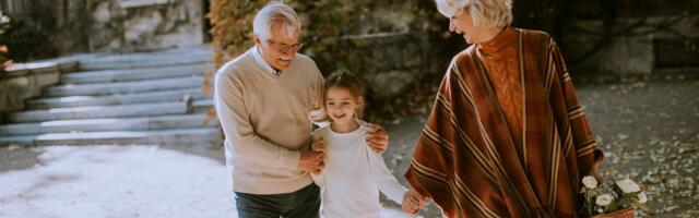 Ovih 6 osobina dete može da nasledi od dede po majci: Jedna je vrlo neobična