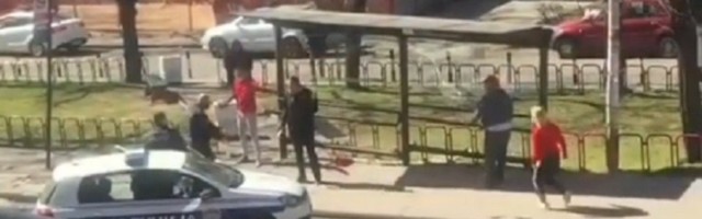 Lopov pokušao da opljačka prodavnicu, sprečili ga građani (VIDEO)