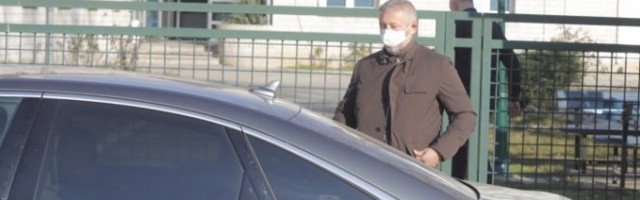 Ovo su PRLJAVI POLICAJCI koji su sa Kokezom pljačkali Srbiju! Dogovarali se u hacijendi slavnog fudbalera