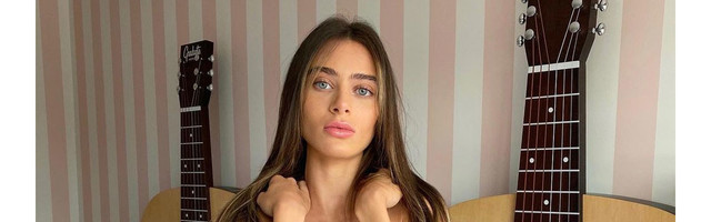 Porno zvezda je shvatila Univerzum