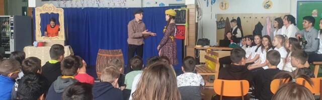 „Prva ljubav“ dramske sekcije OŠ „Žarko Zrenjanin“ proglašena za najbolju predstavu