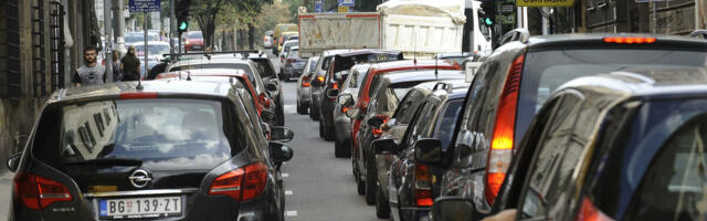 Evo kako da jednim pogledom na tablicu vozila znate ko je za volanom, sve će vam od sad biti vrlo jasno!