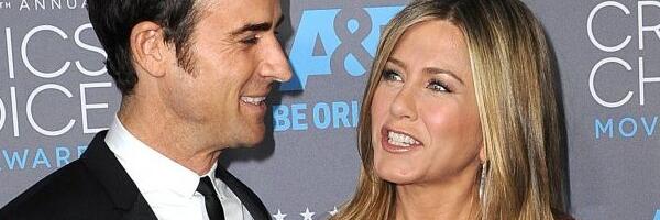 BIVŠI MUŽ DŽENIFER ANISTON POSTAJE OTAC! Tajno se oženio 24 godine mlađom koleginicom - saznajte sve detalje!