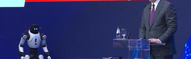 „Pokušaj spasavanja posrnulog rejtinga“: Parandilović o Vučićevom predstavljanju strategije Srbija 2030