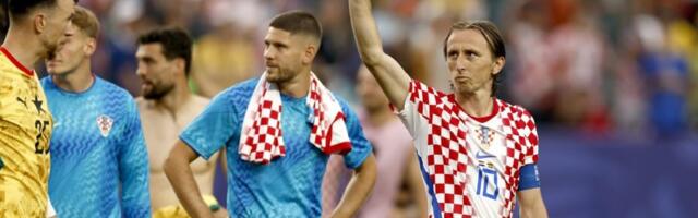 Kao u vicu: I Hrvati i dalje igraju