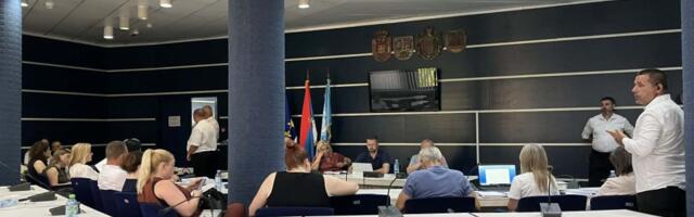 VIDEO: Građani napustili sednicu komisije koja razmatra projekat "Novi Sad na vodi"