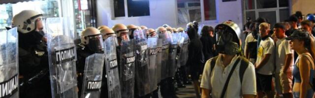 Profesori blokaderi Filozofskog fakulteta u Nišu namagarčili 'studente' blokadere na jugu Srbije: Pokupili sva mesta za sebe!