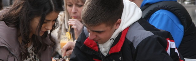 Ko zapravo kontroliše internet i ko uređuje društvene mreže?