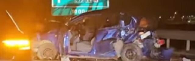 Udes na Milošu Velikom, delovi auta po putu (VIDEO)