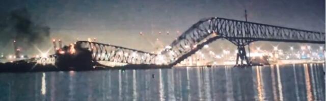 Srušio se most u Baltimoru: Vozila sletela u vodu, traga se za više osoba