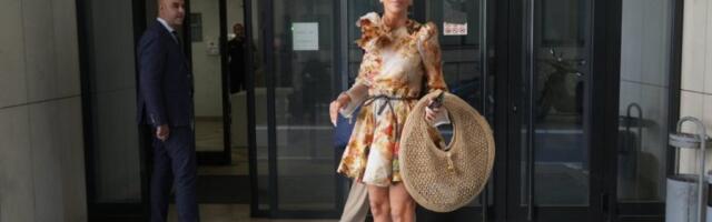 GRUDI NA IZVOLTE! Jelena Karleuša počastila fanove VRELIM SNIMKOM., padaju VILICE! (VIDEO)