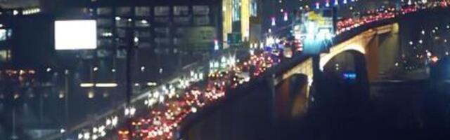 POPODNEVNI ŠPIC NAPRAVIO HAOS U BEOGRADU: Velike gužve na Nikoljdan, ovde je najkritičnije (FOTO)