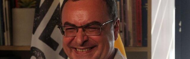 (VIDEO) Evo čime se bavi okoreli blokader: Bakić diže "revoluciju" iz kafane