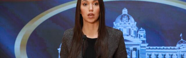 Nevena Đurić otvorila izložbu u holu Narodne skupštine