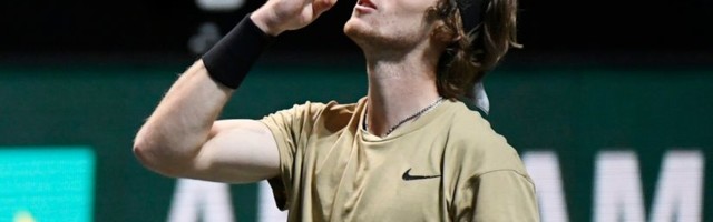 Neviđeno: Rubljov bez sekunde na terenu prošao tri runde u Dohi