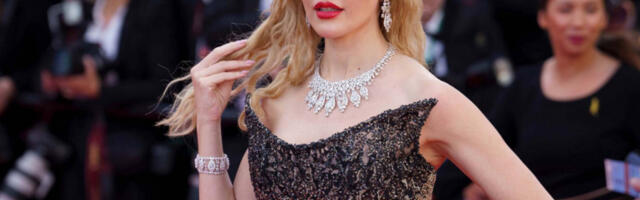 HUREM I SULEJMAN ponovo ZAJEDNO: Merjem Uzerli očarala u raskošnoj haljini poput prave sultanije (GALERIJA)