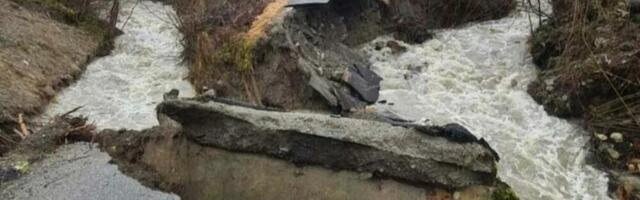 Nerealne scene iz Crne Gore: Reka odnela više od 1,5 kilometara puta kod Mojkovca