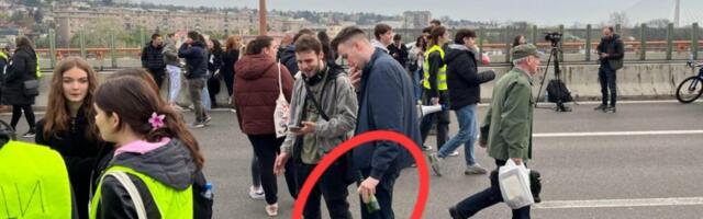 BAHATOST MALOLETNIKA: Terorišu ceo grad i Srbiju da bi ispijali pivo na auto-putu (FOTO)