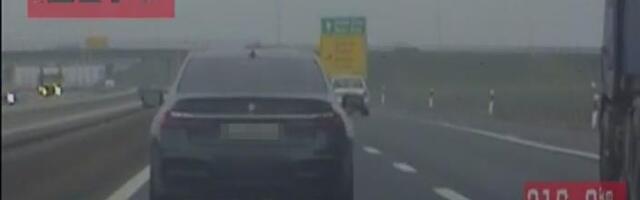 POGLEDAJTE PRESRETAČE U AKCIJI NA AUTO-PUTEVIMA Policajci bahatom BMW disali za vratom, on dodavao i GAZIO 230KM/H Kamera se zacrvenela, akcija krenula u trenu