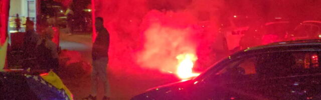 HAOS! ŽESTOK SUKOB NAVIJAČA BOSNE I HRVATSKE: Letele baklje, jedan detalj sprečio krvoproliće (VIDEO)