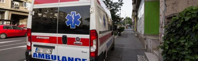 Užas u Mladenovcu: Konstrukcija stajališta pala na dečaka (12), dete u kritičnom stanju