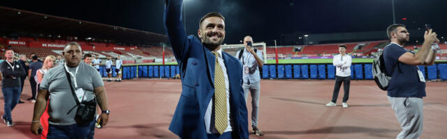 Ovako se pozdravlja legenda! Tadić zapevao sa navijačima Ajaksa