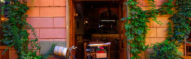 OTVARAJU SE PICERIJE: Popuštaju mere, Napulj ponovo dostavlja pice