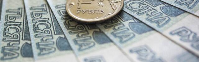 Rublja na jednomesečnom maksimumu u odnosu na dolar